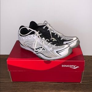 Saucony Women’s XC Shoes (8.5) Blk/Wht